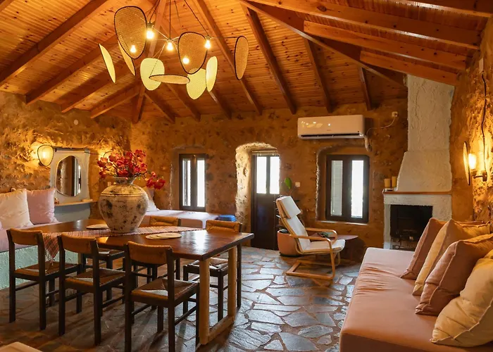Vasiliki Cozy & Modern House Githio View