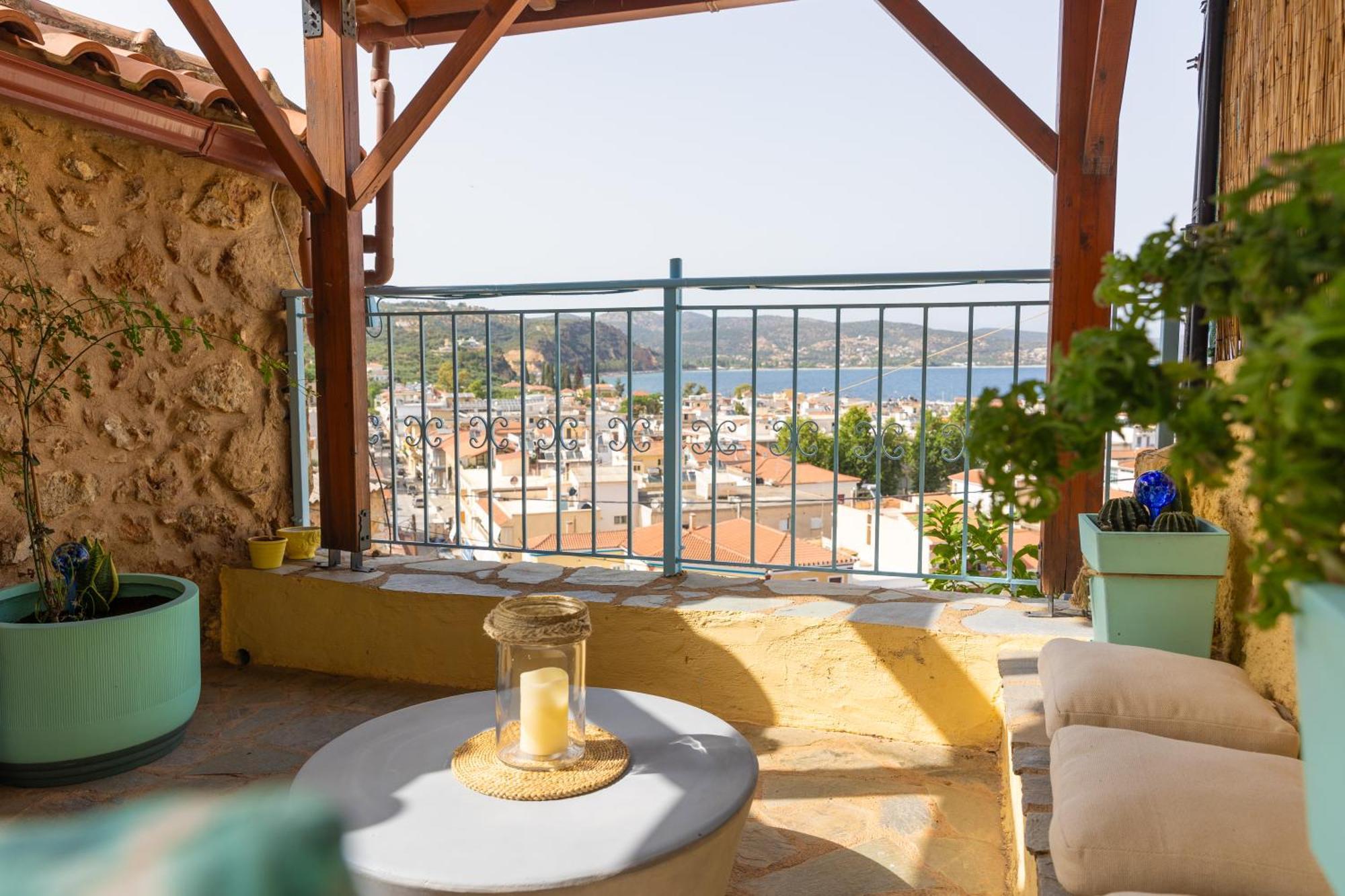 Vasiliki Cozy & Modern House View * Gythio